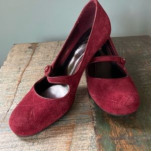 Mary Jane Red Suede Pump Heels (6.5)